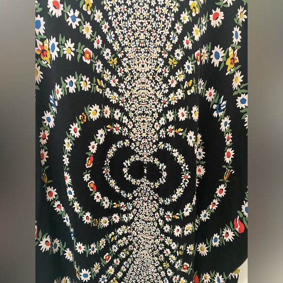 Givenchy, Kaleidoscope Daisy T-Shirt, XL, Excellent condition, worn once. - Picture 7 of 8